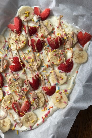 frozen yogurt fruit bark