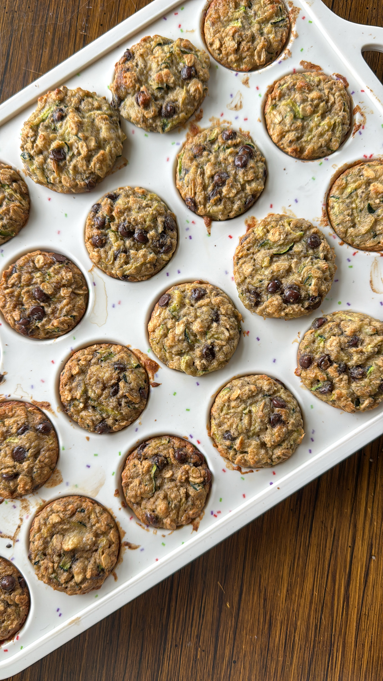 oatmeal muffins cooling