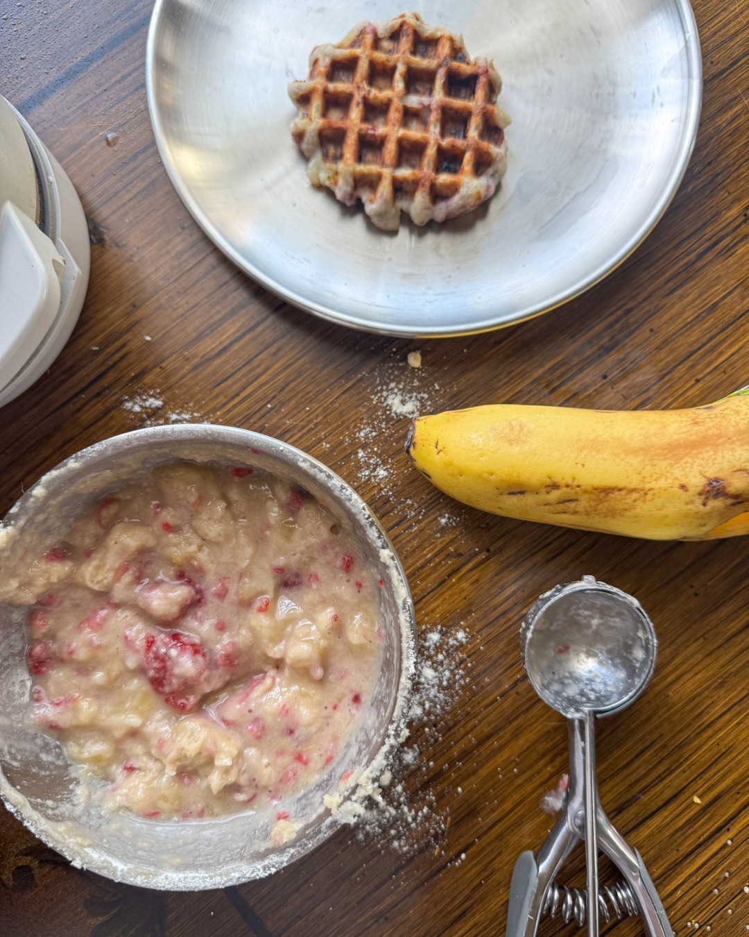 3-ingredient easy banana egg waffles