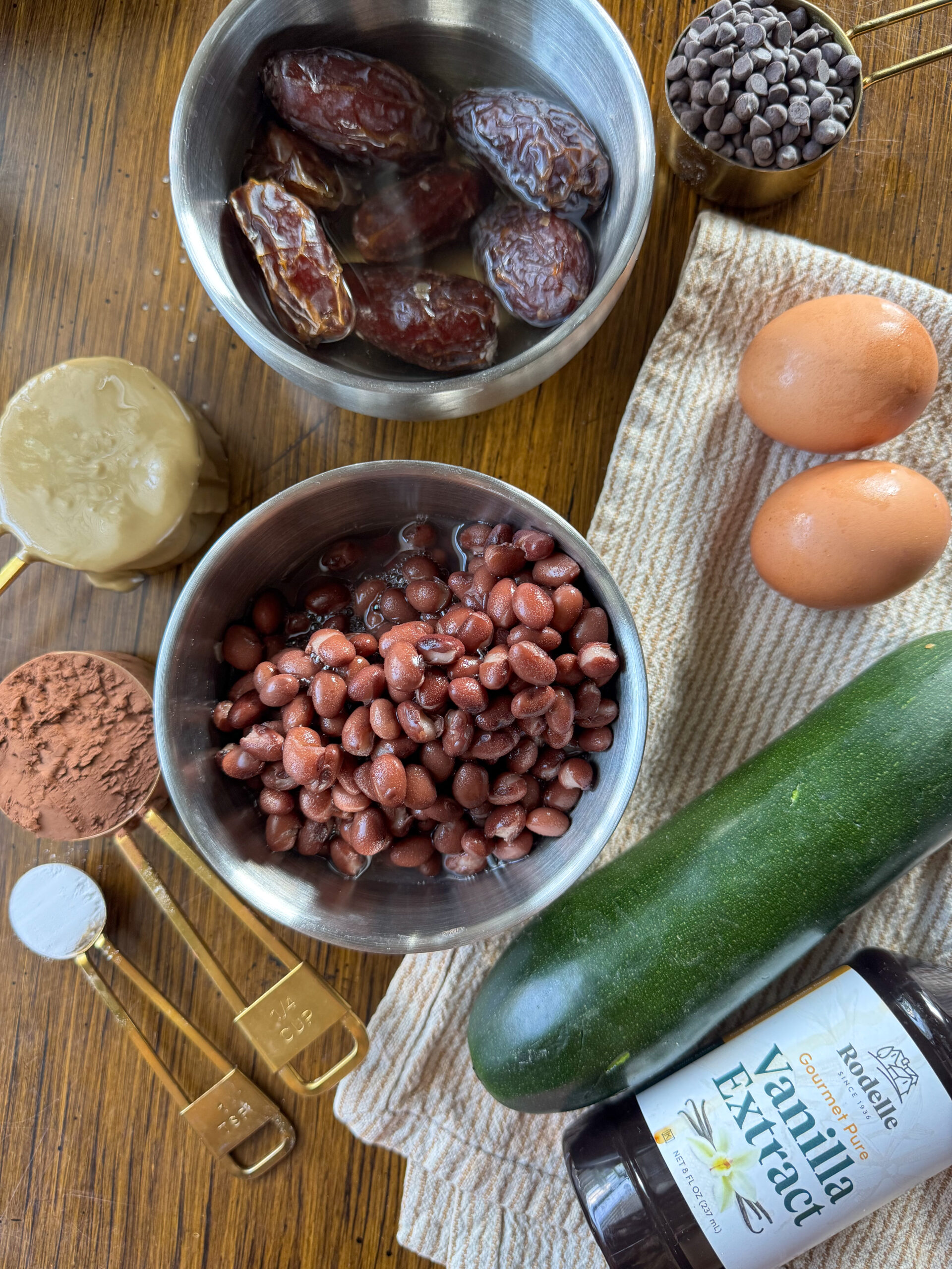 ingredients for the simple black bean brownie bites