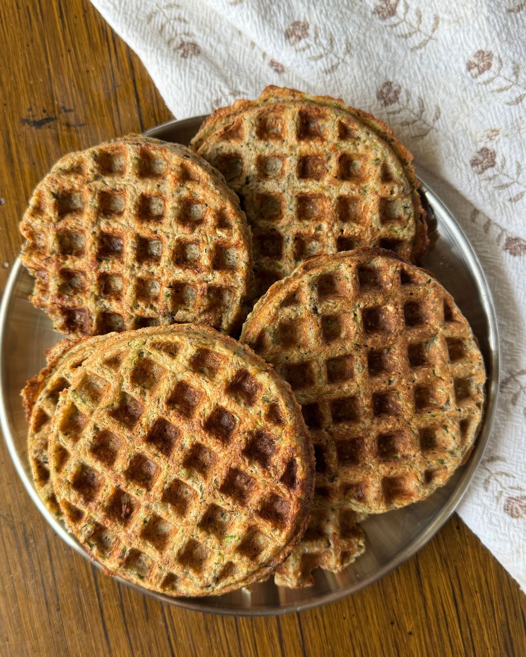 quick oatmeal zucchini waffles for toddlers