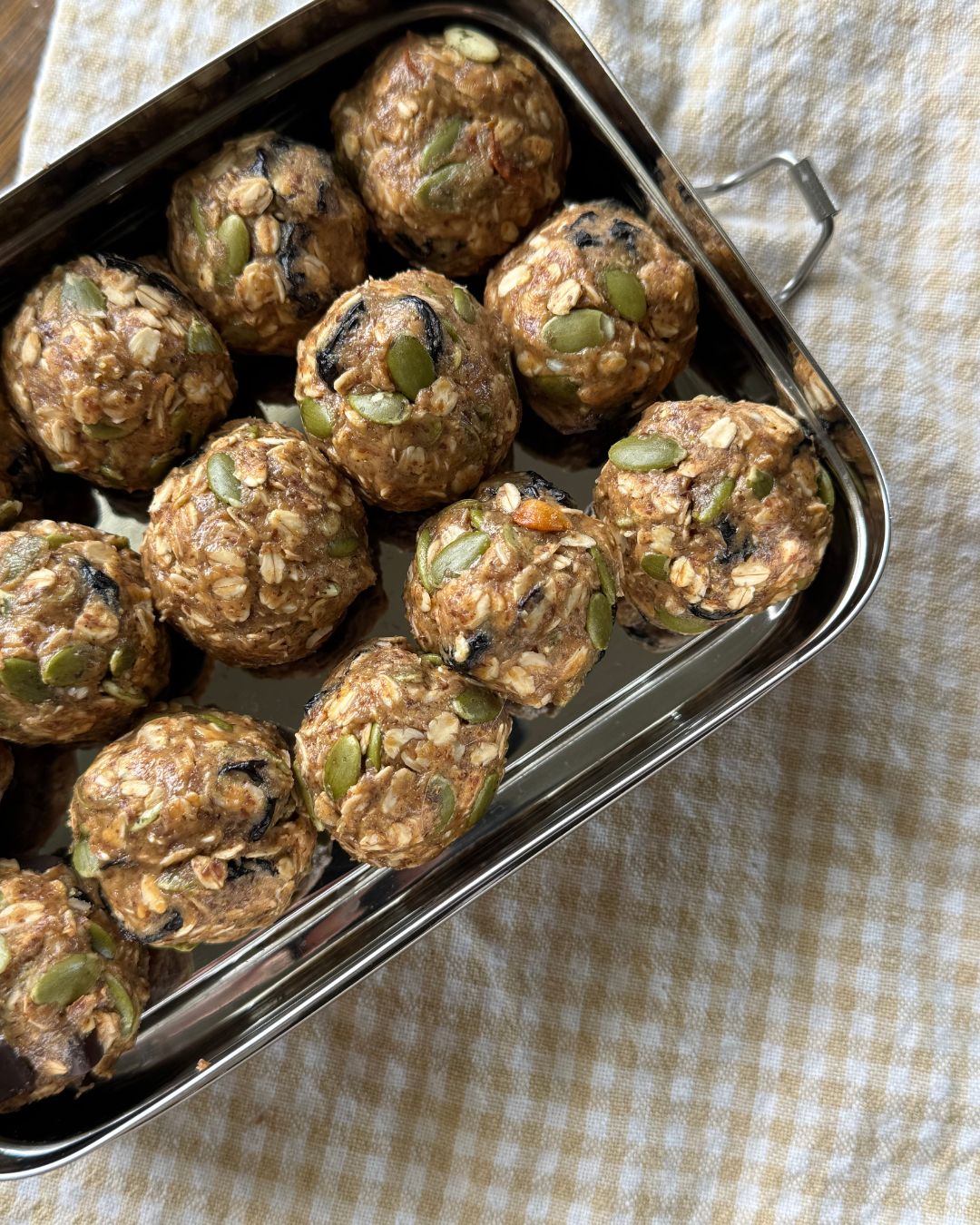 easy healthy trail mix energy bites for toddlers