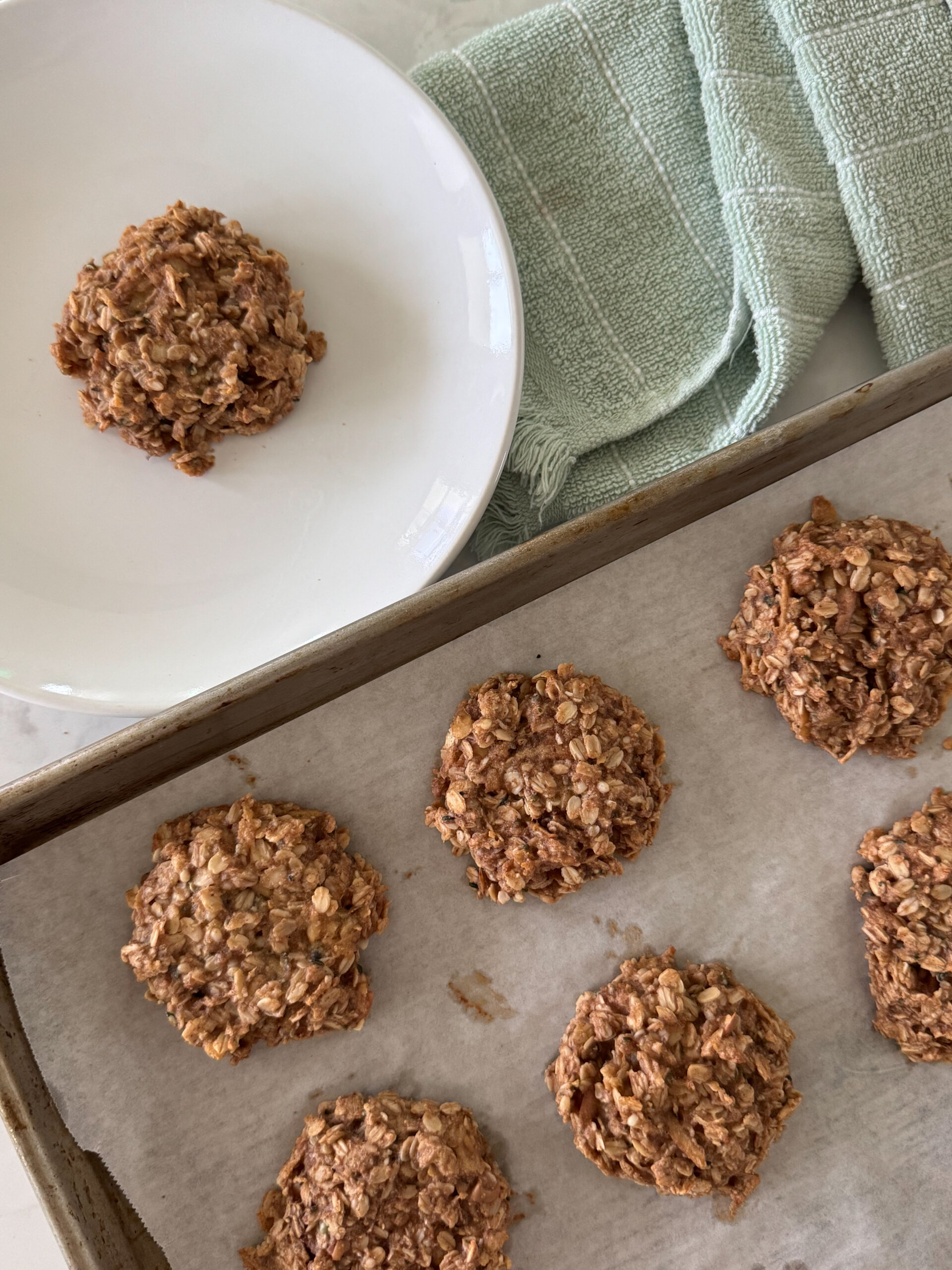 healthy apple cinnamon oatmeal cookies
