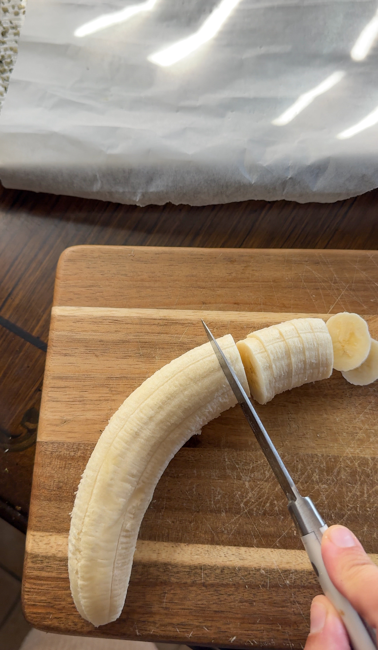 slicing the banana and freezing