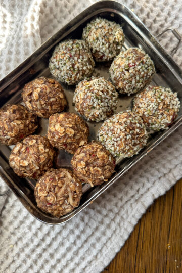 apple cinnamon energy bites