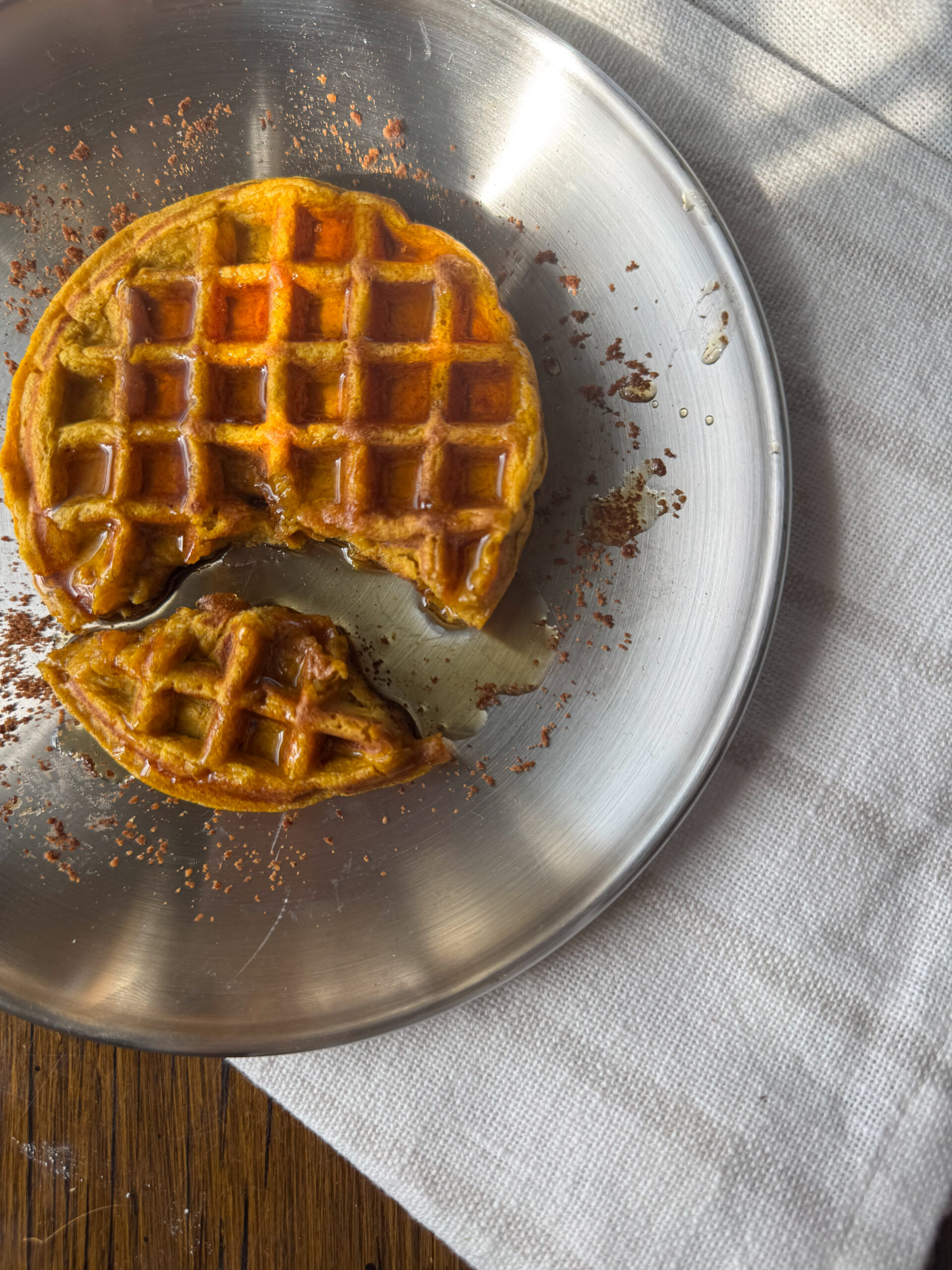 easy 3 ingredient pumpkin waffles for toddlers and babies