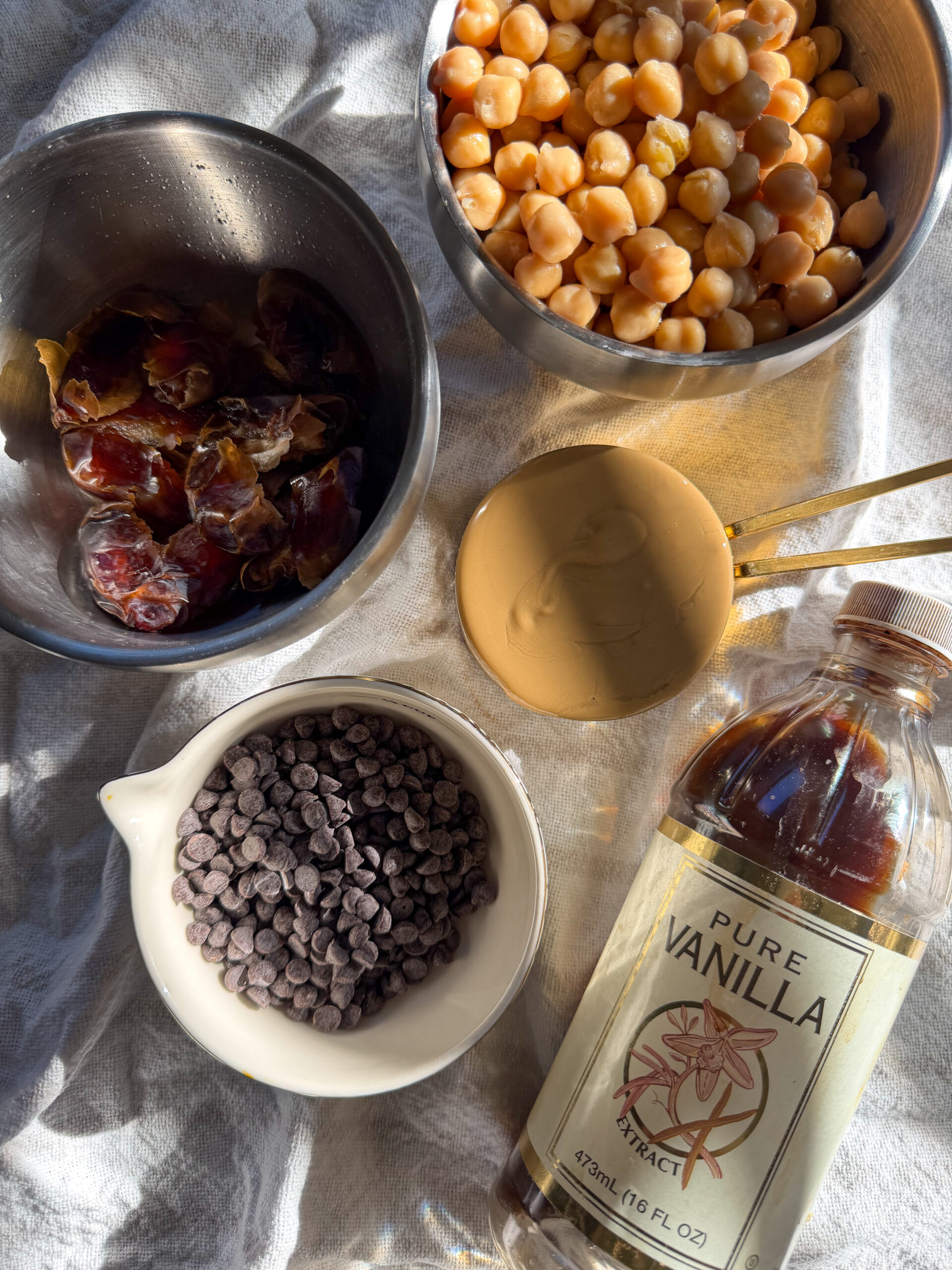 ingredients for the easy chickpea cookie dough recipe