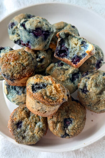 Blueberry Muffins with Greek Yogurt (low sugar & kid-friendly)
