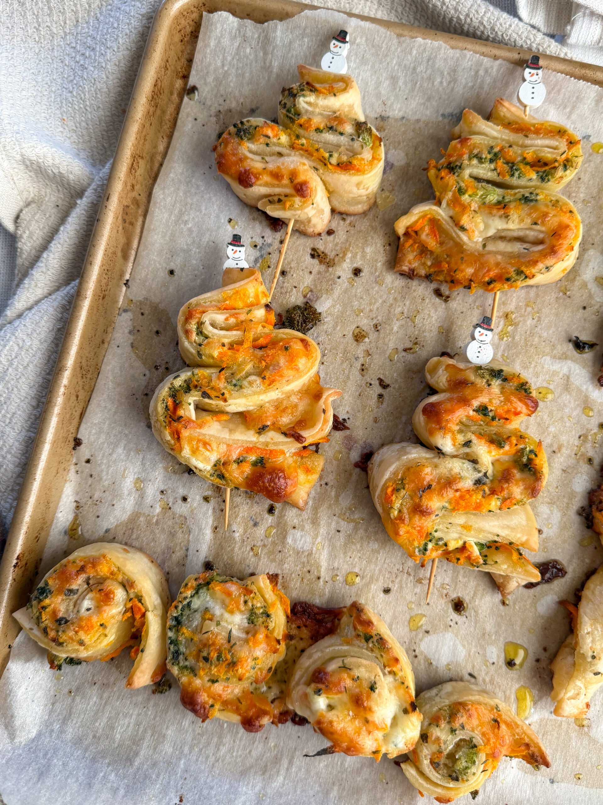 Savory Puff Pastry Christmas Trees (kid-friendly holiday dinner)