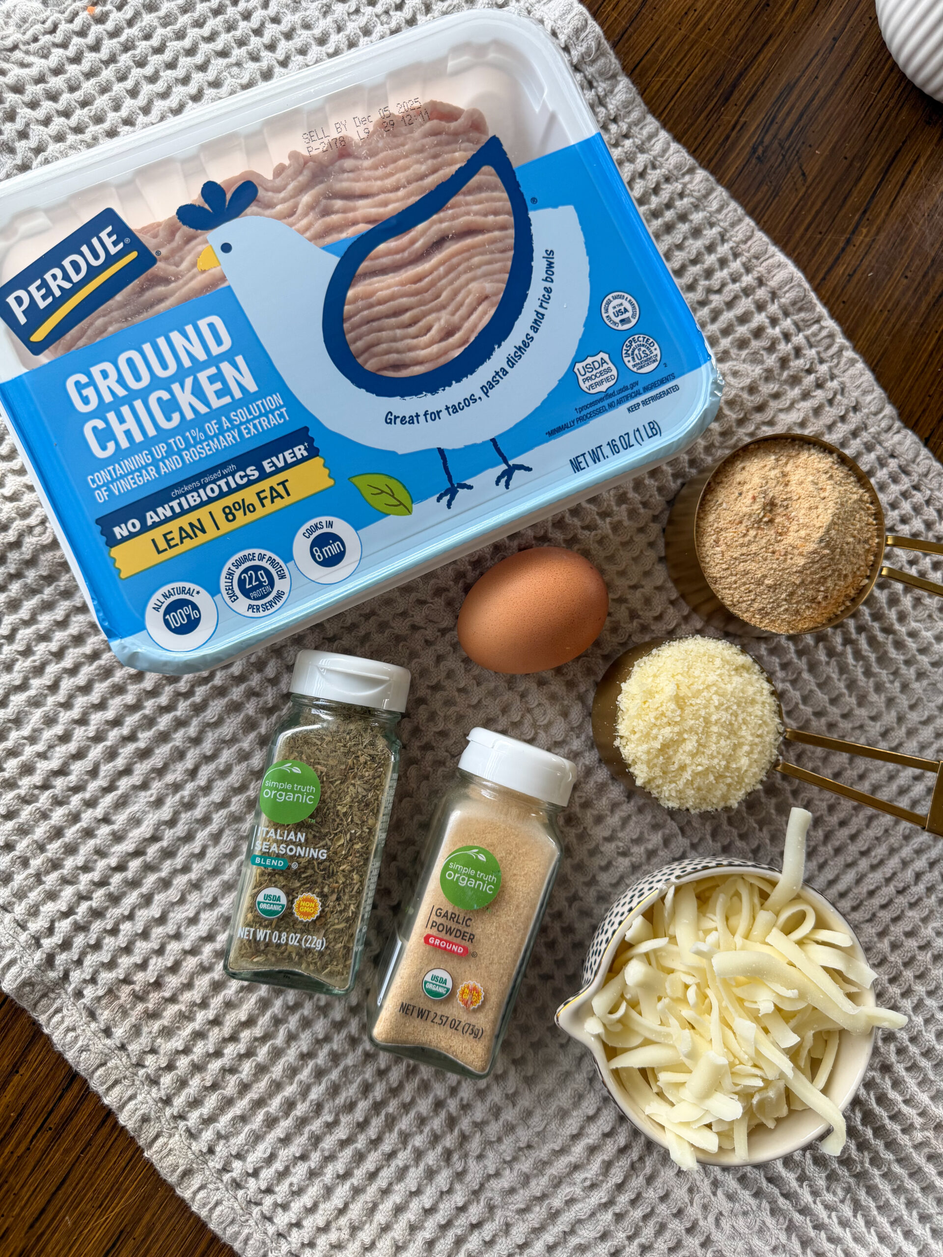 ingredients for the chicken parmesan meatballs