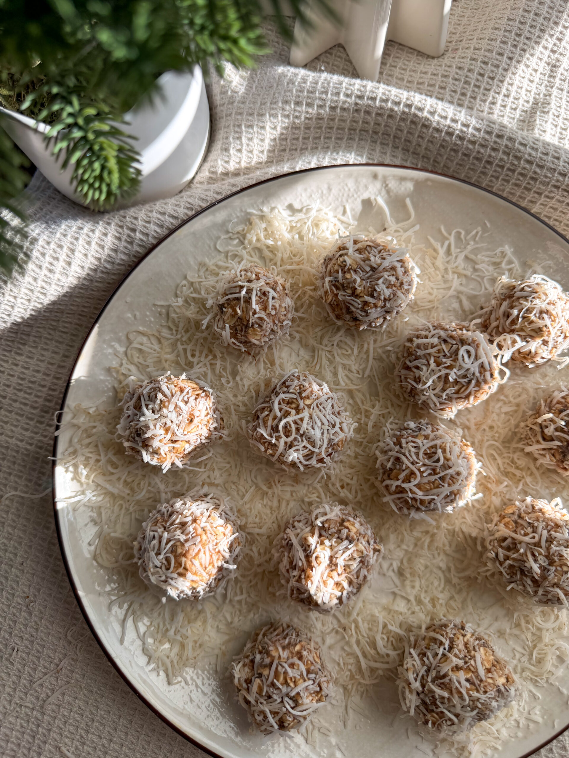 snowball coconut banana energy bites for babies and toddlers, no added sugar!