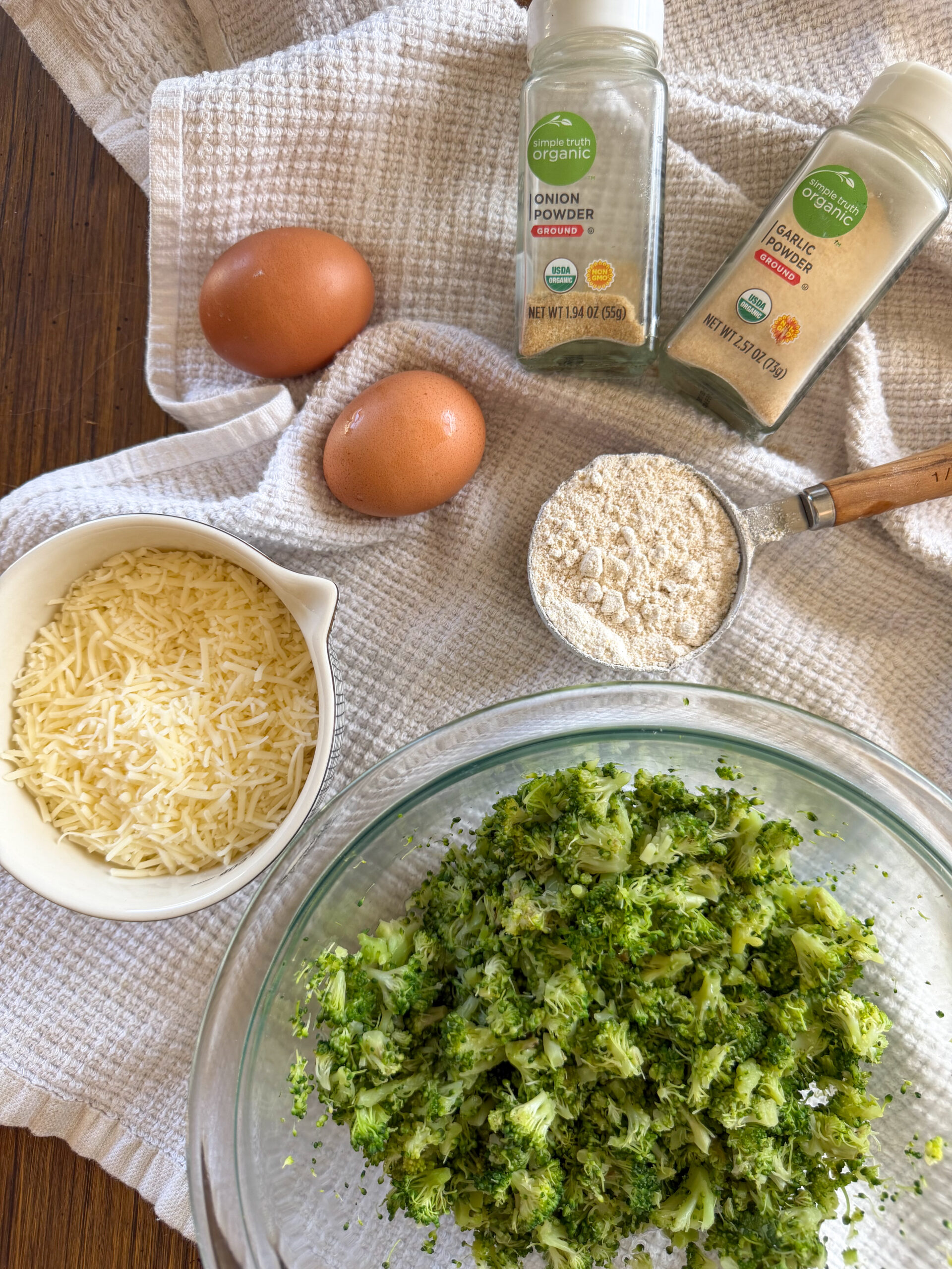 ingredients for the broccoli cheese mini muffins for toddlers and babies