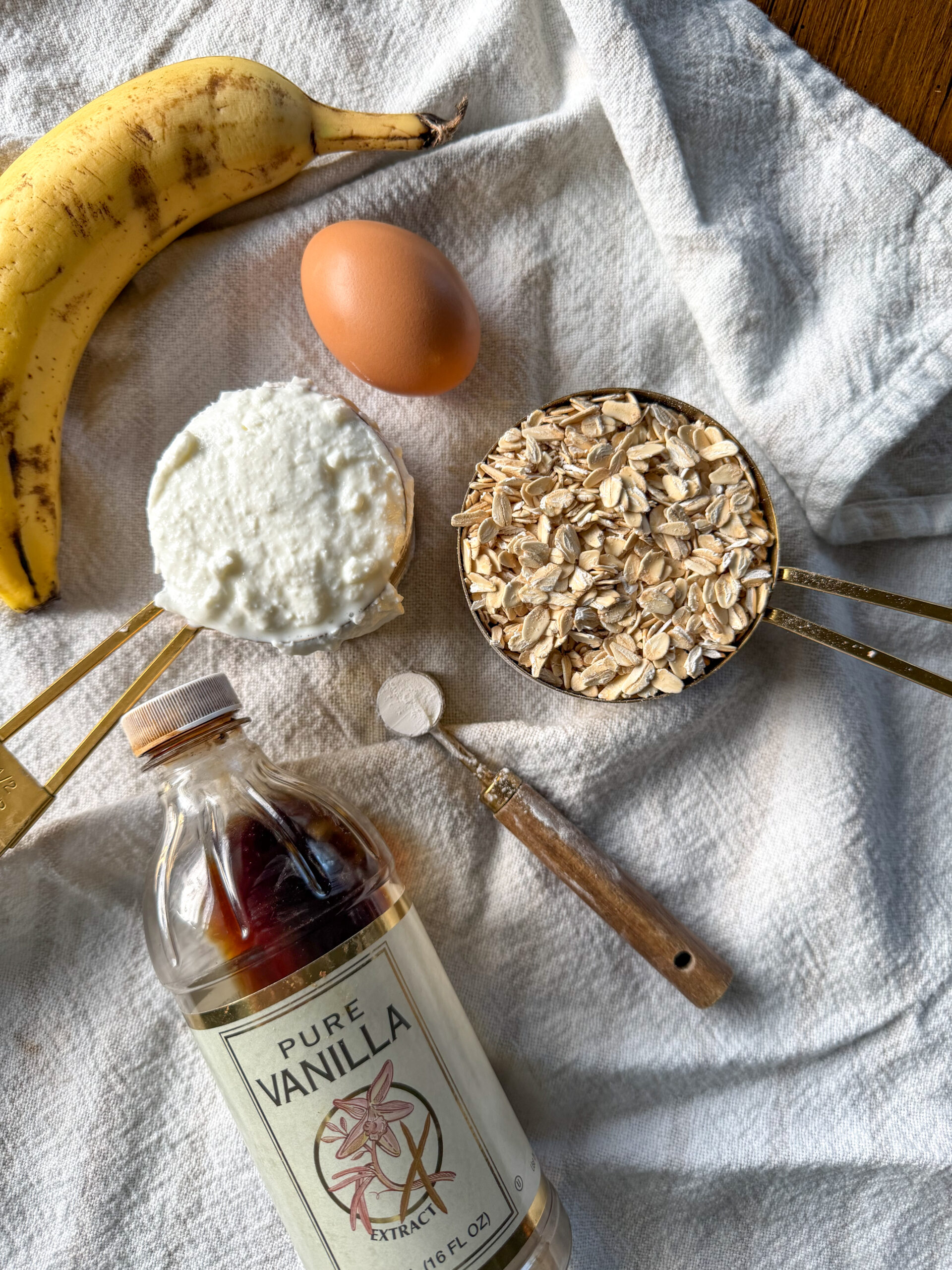 ingredients for the Cottage Cheese Oat Waffles (easy, high-protein & toddler-friendly)