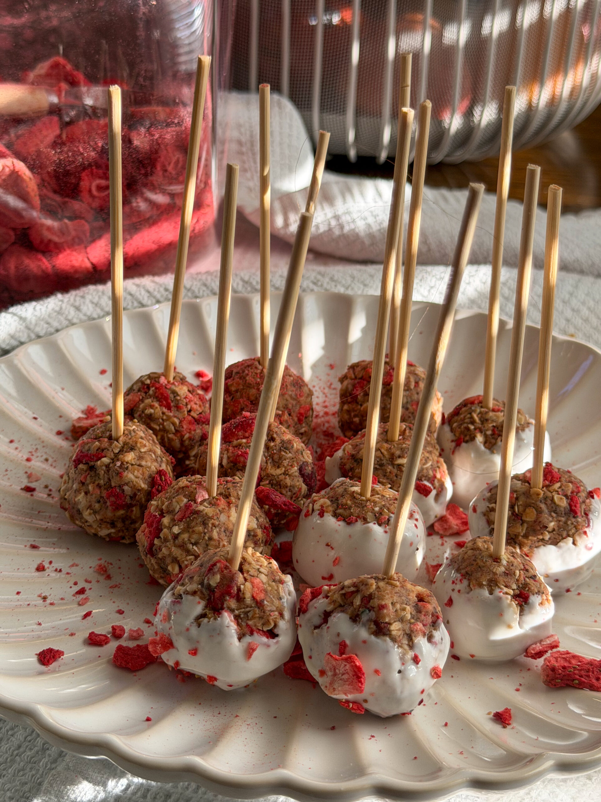 Strawberry Energy Bites (high fiber snack for toddlers)