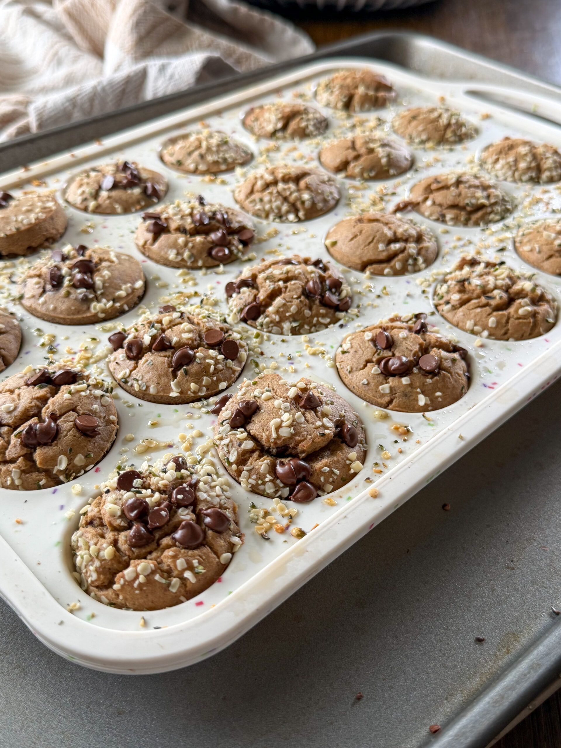 chickpea blondie muffins