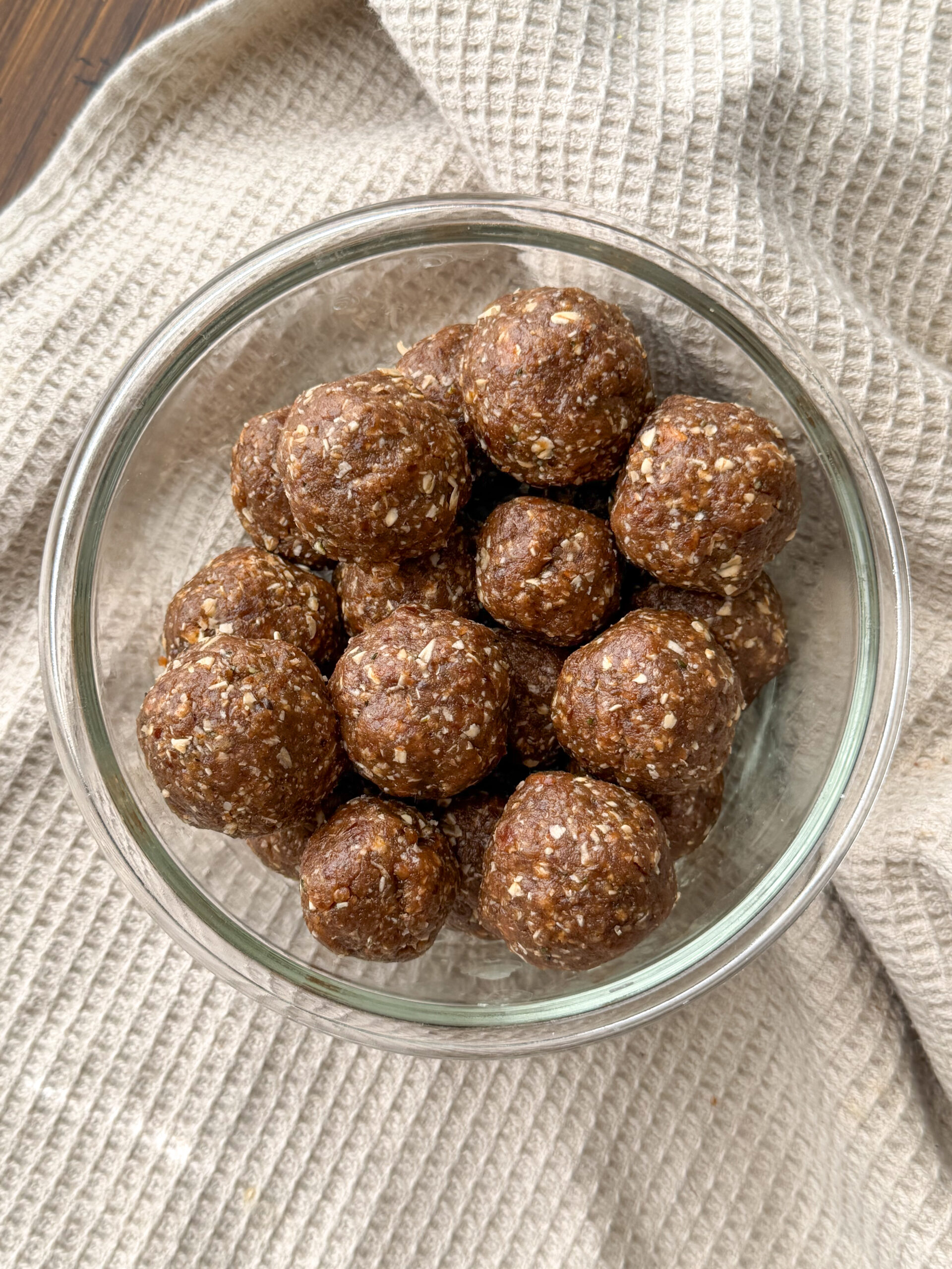 Sunbutter Date Energy Bites for Toddlers (5 ingredients & nut-free)