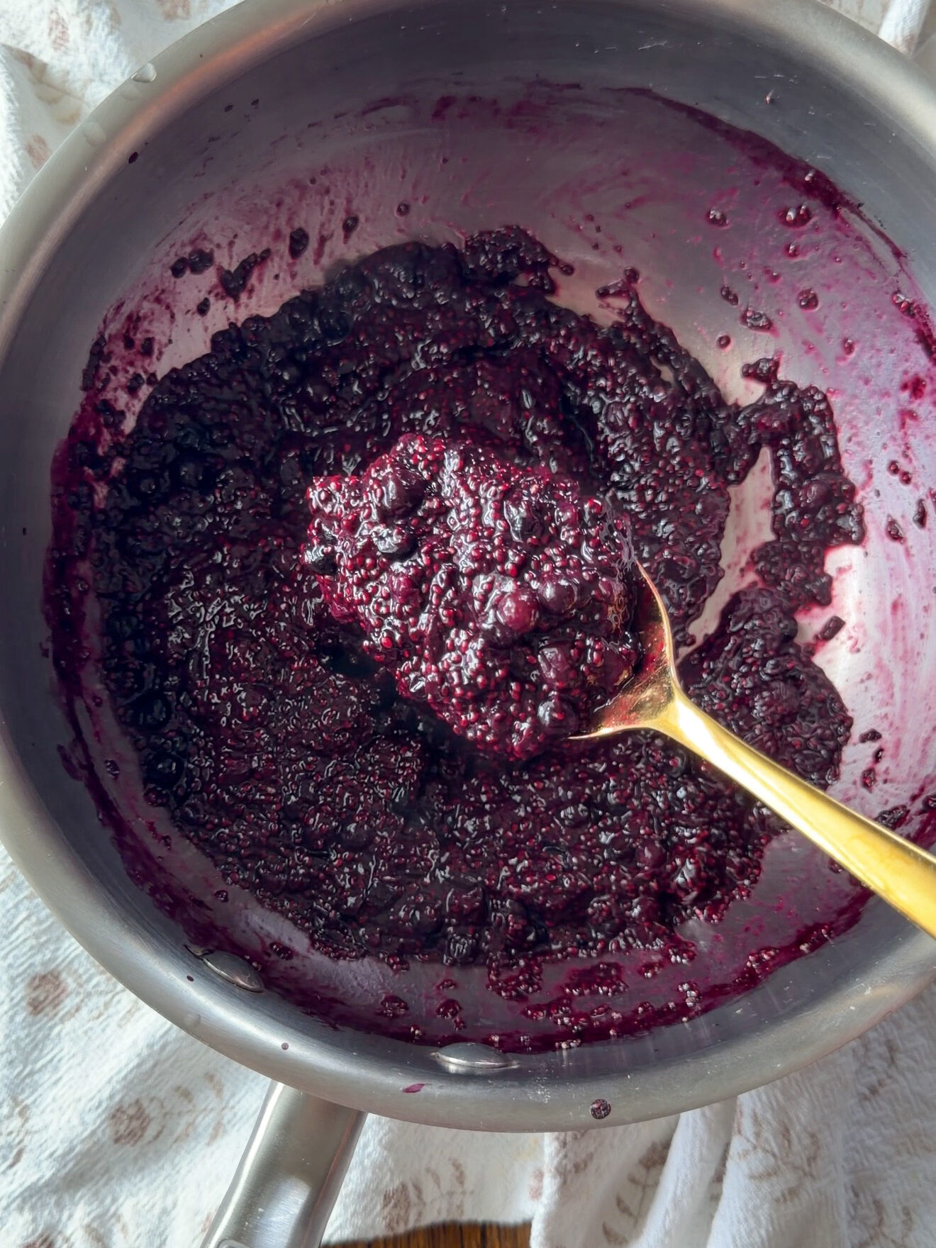 Blueberry Chia Jam (easy 3 ingredients, no added sugar!)