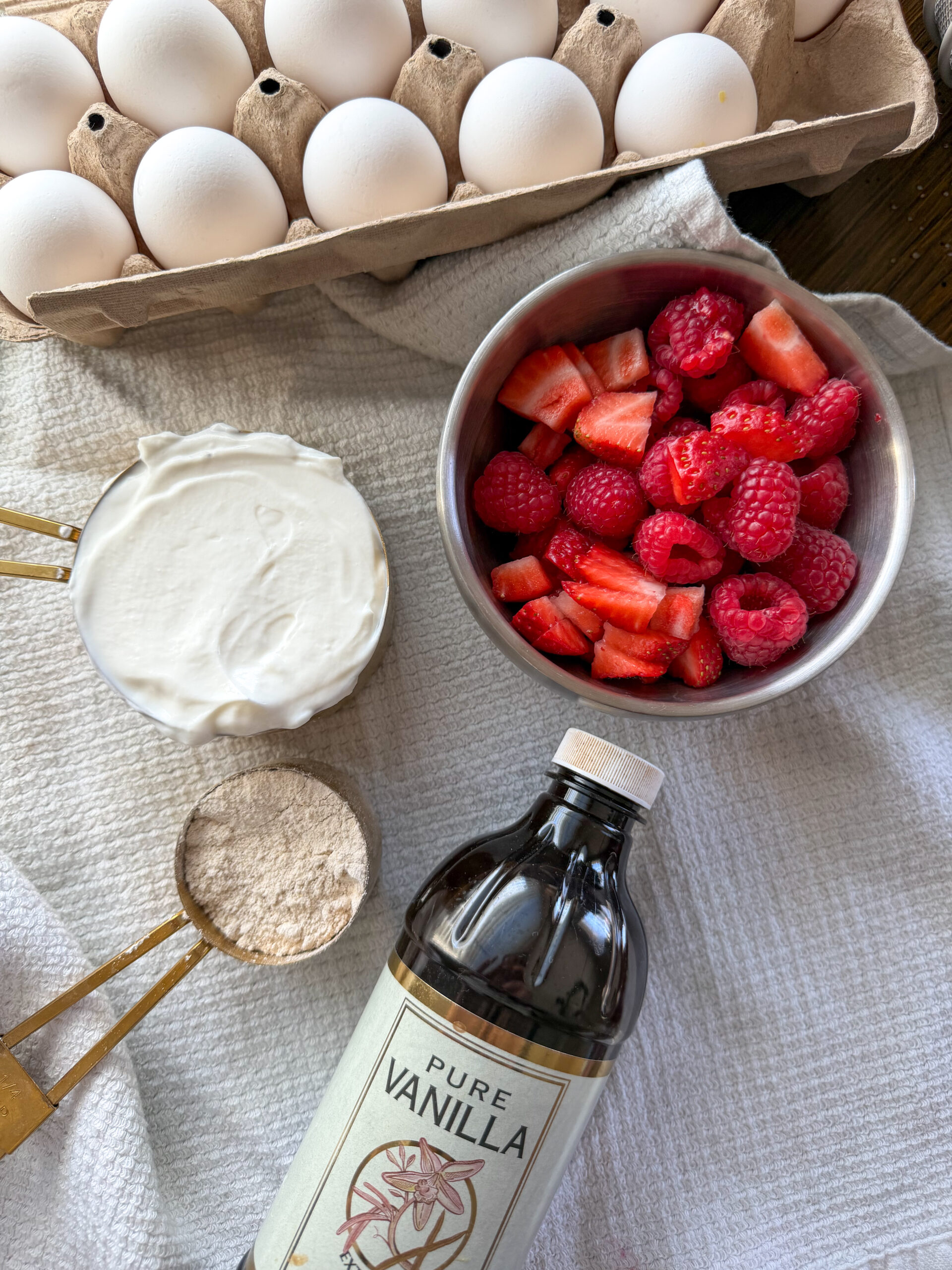 ingredients for the Baked Yogurt Bars (easy breakfast or snack for toddlers)