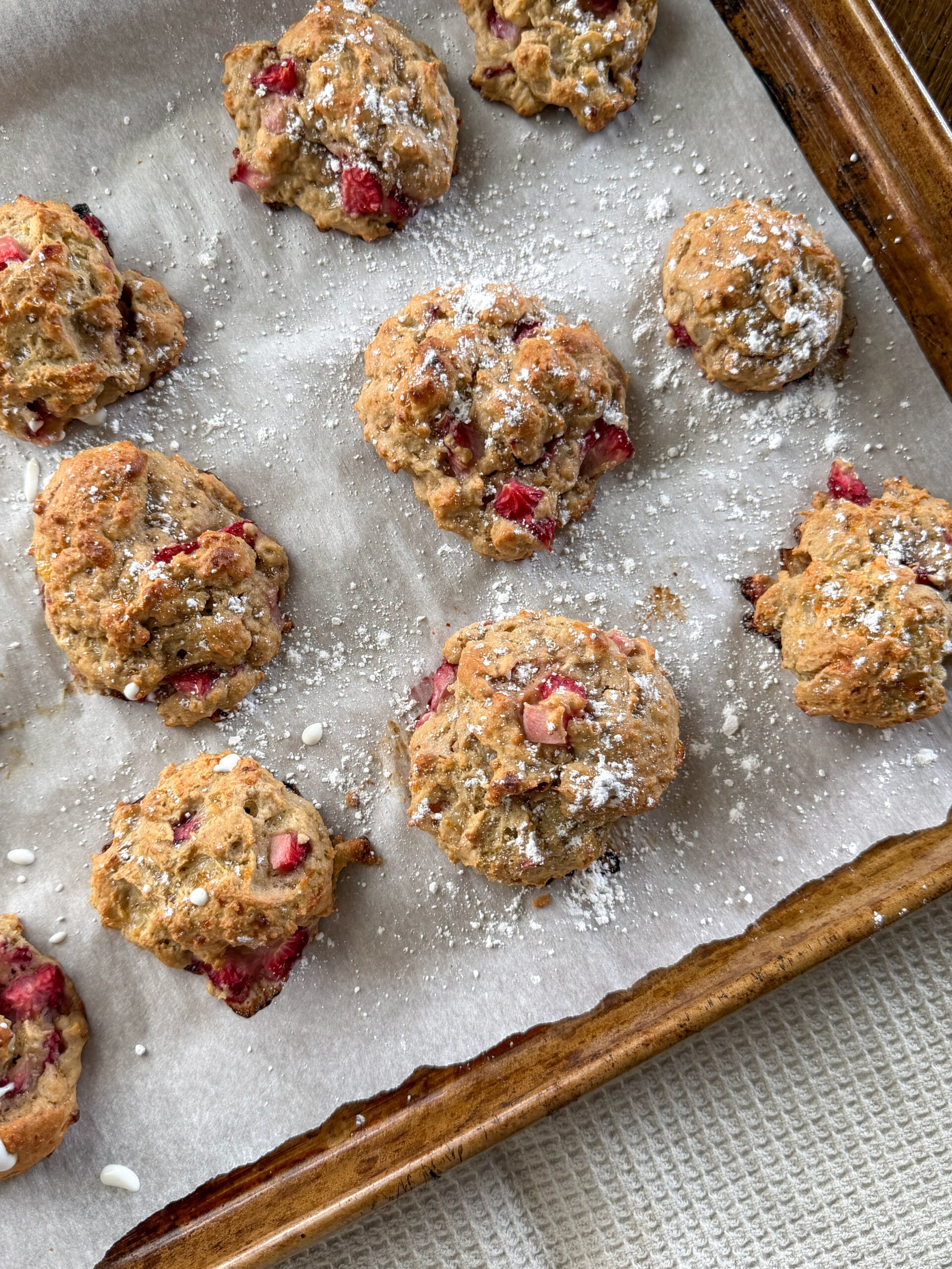 Strawberry Muffin Tops for toddlers made with cottage cheese, oat flour, and strawberries (protein-packed breakfast kids will love)