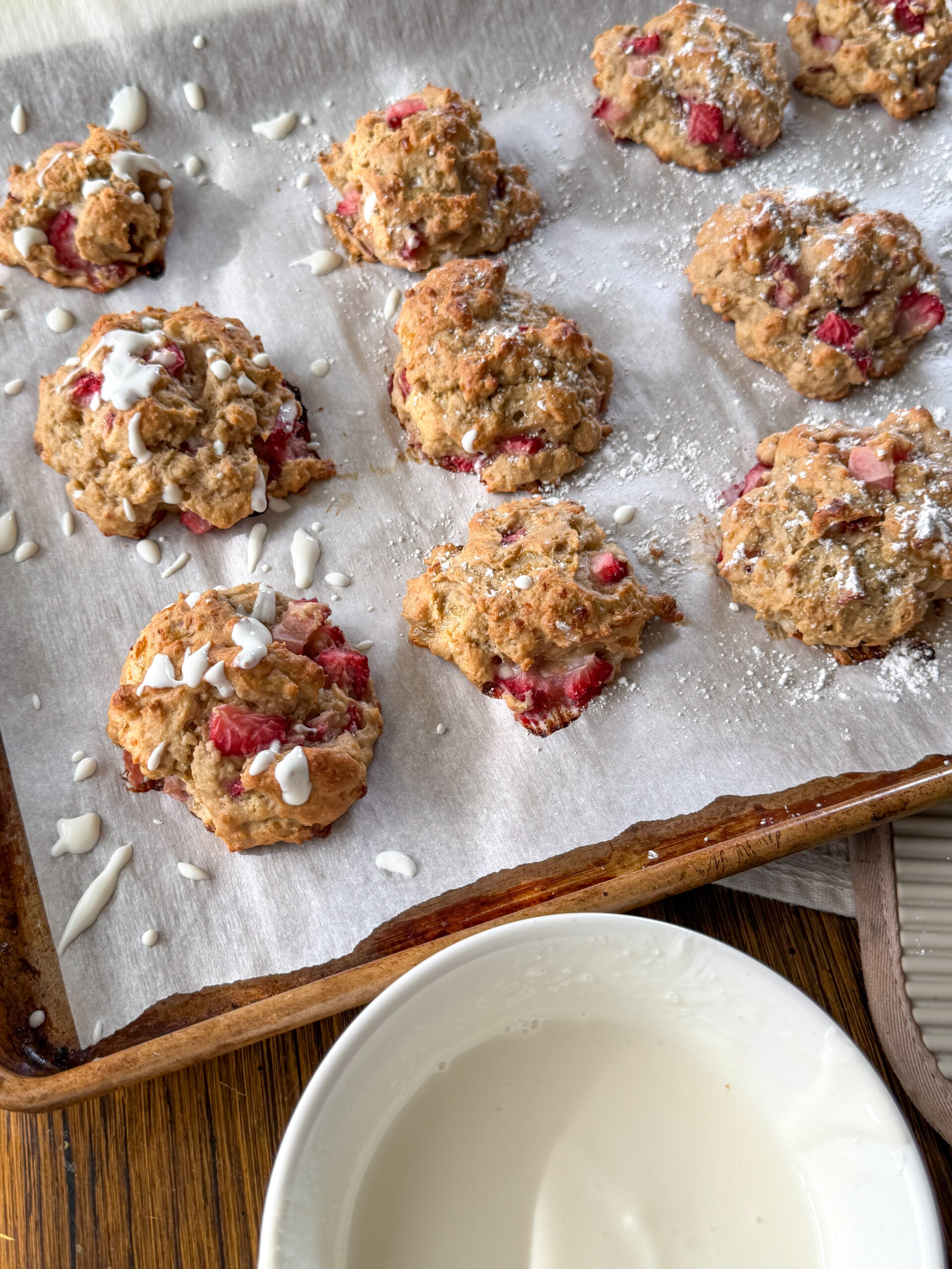 Strawberry Muffin Tops for toddlers made with cottage cheese, oat flour, and strawberries (protein-packed breakfast kids will love)