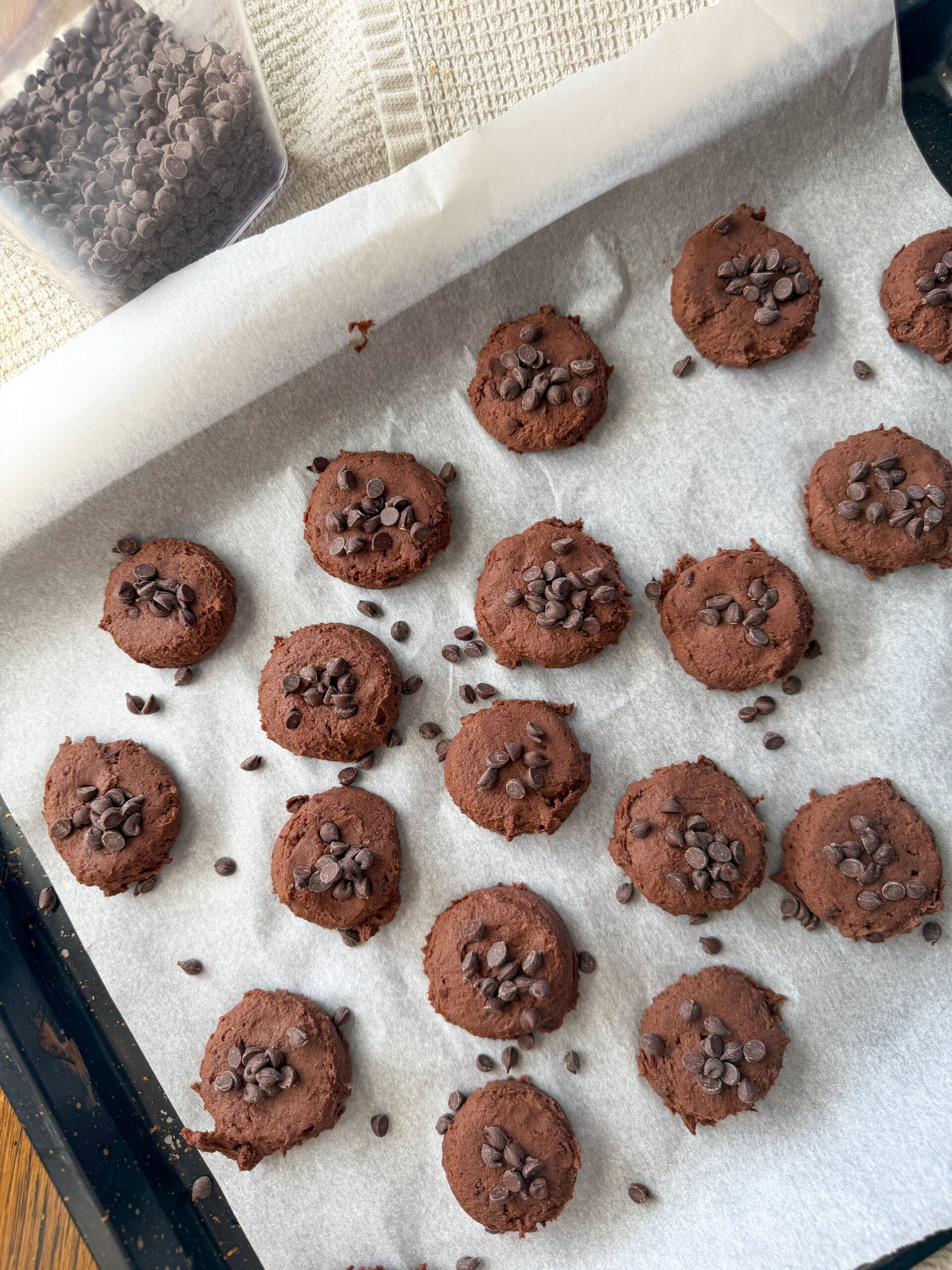 Chocolate Black Bean Cookies (egg-free + no added sugar)