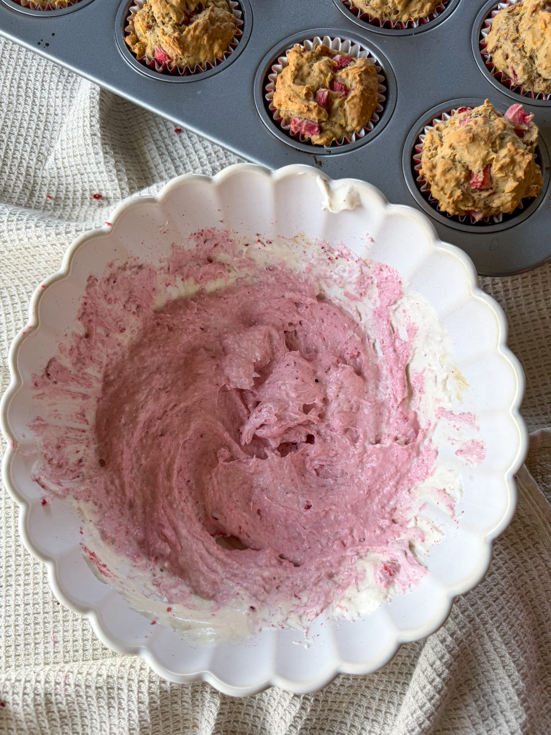 Strawberry Cream Cheese Icing (so simple, only 5 ingredients!)