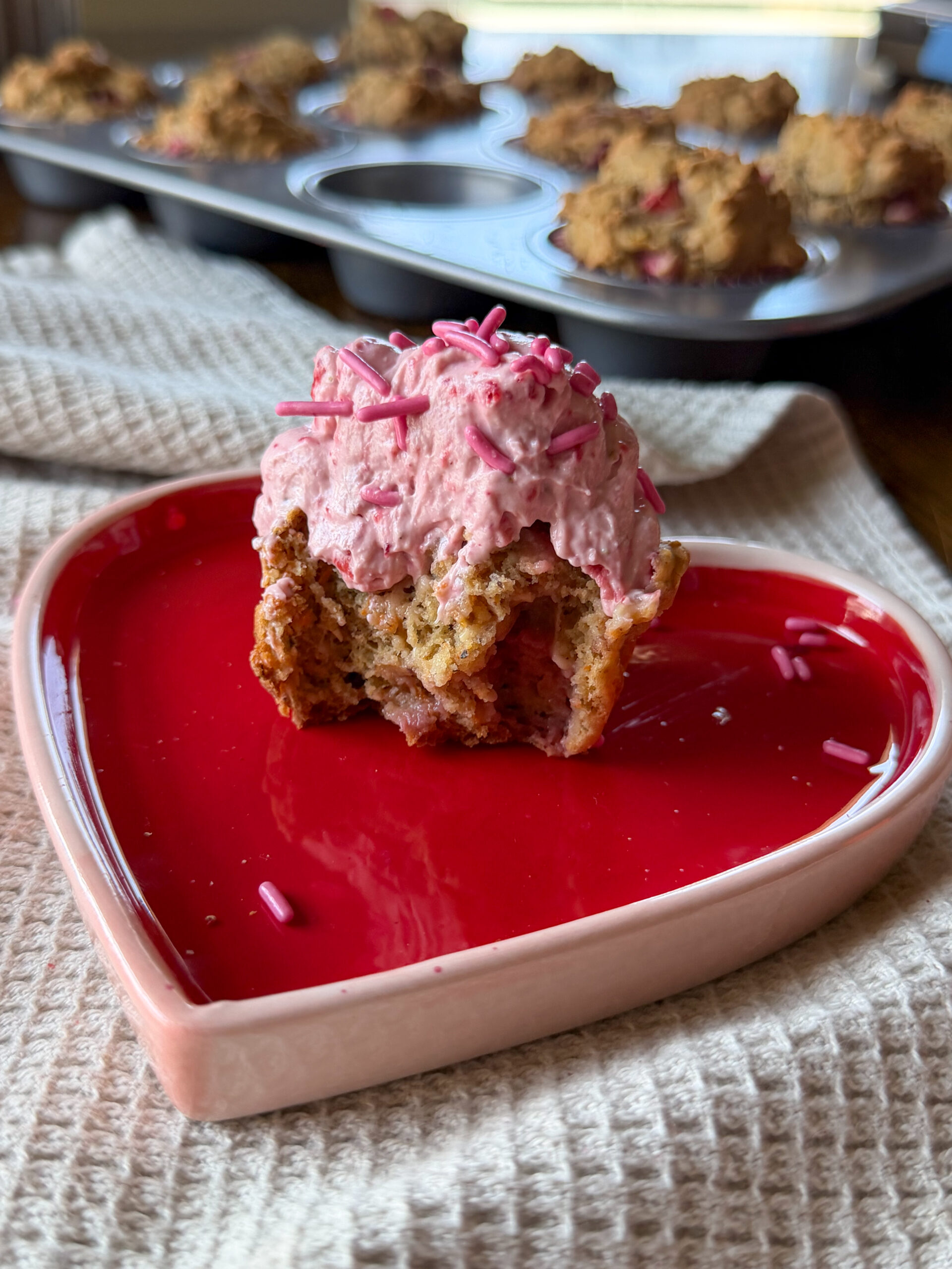 Strawberry Cream Cheese Icing for cupcakes or smash cake (so simple, only 5 ingredients!)