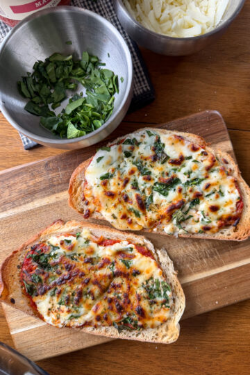 Easy Cottage Cheese Pizza Toast (high-protein + kid-friendly)