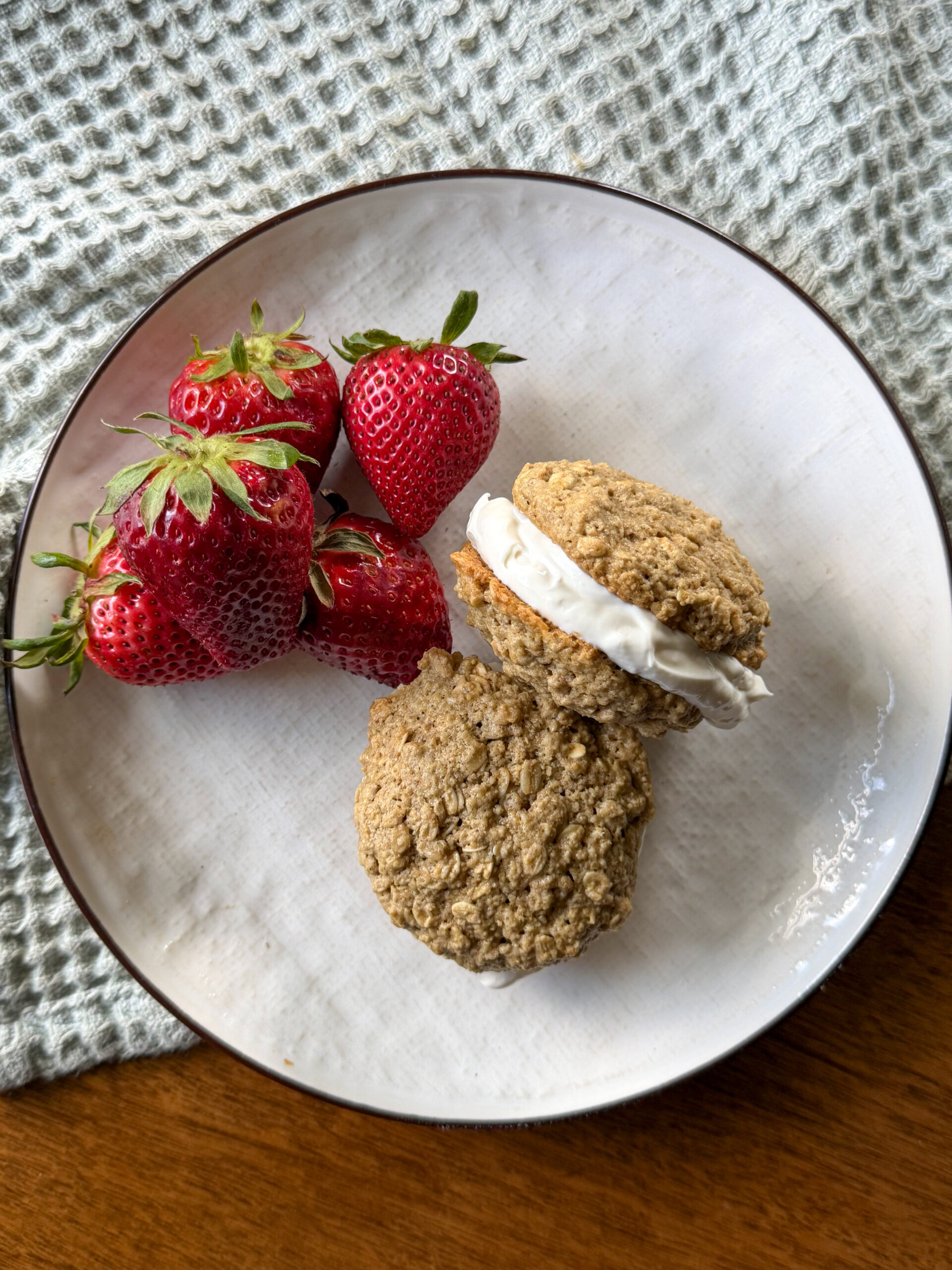 Gluten Free Oatmeal Cream Pies (healthy ice cream sandwiches)