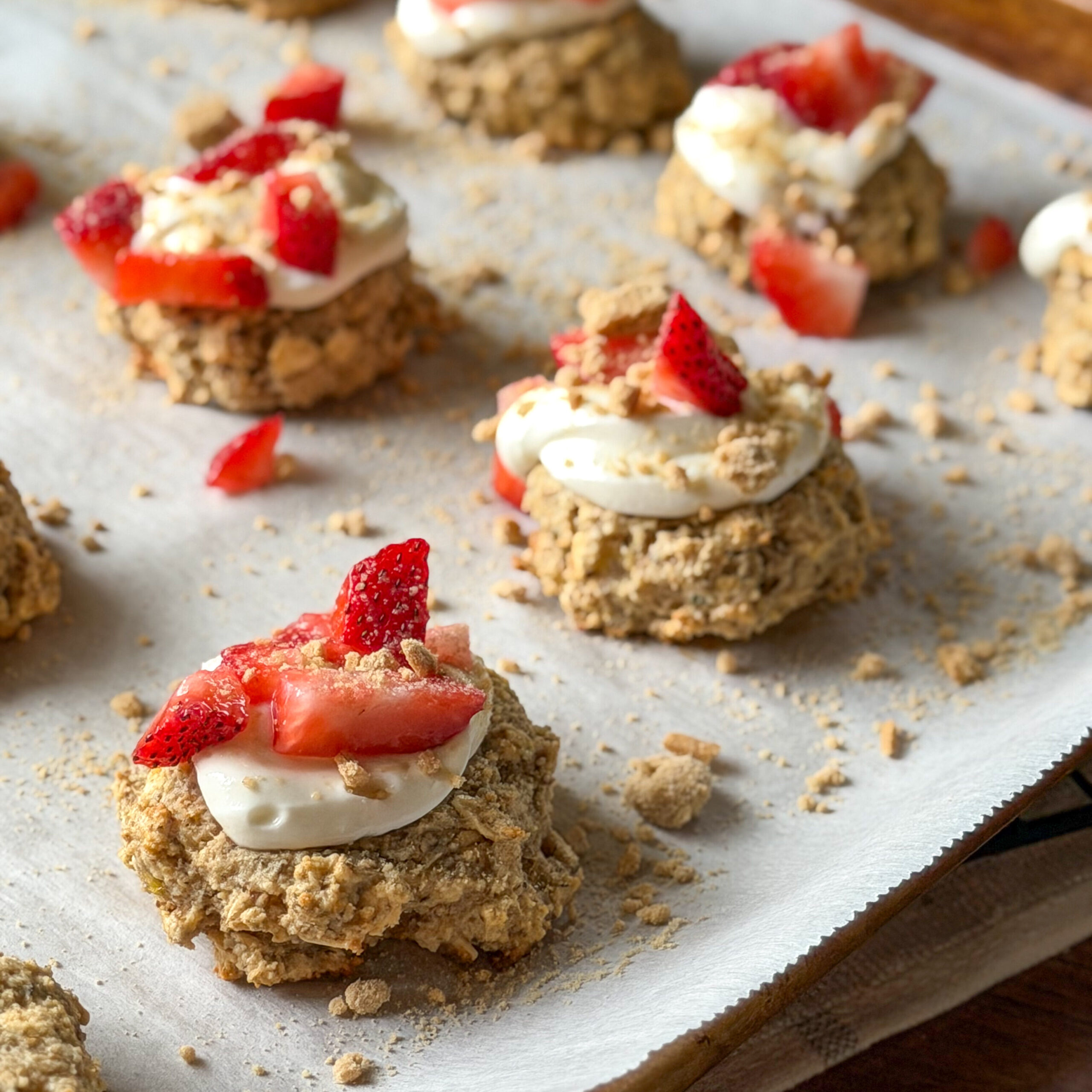Healthy Strawberry Oatmeal Cookies  for toddlers and kids (easy, no added sugar)