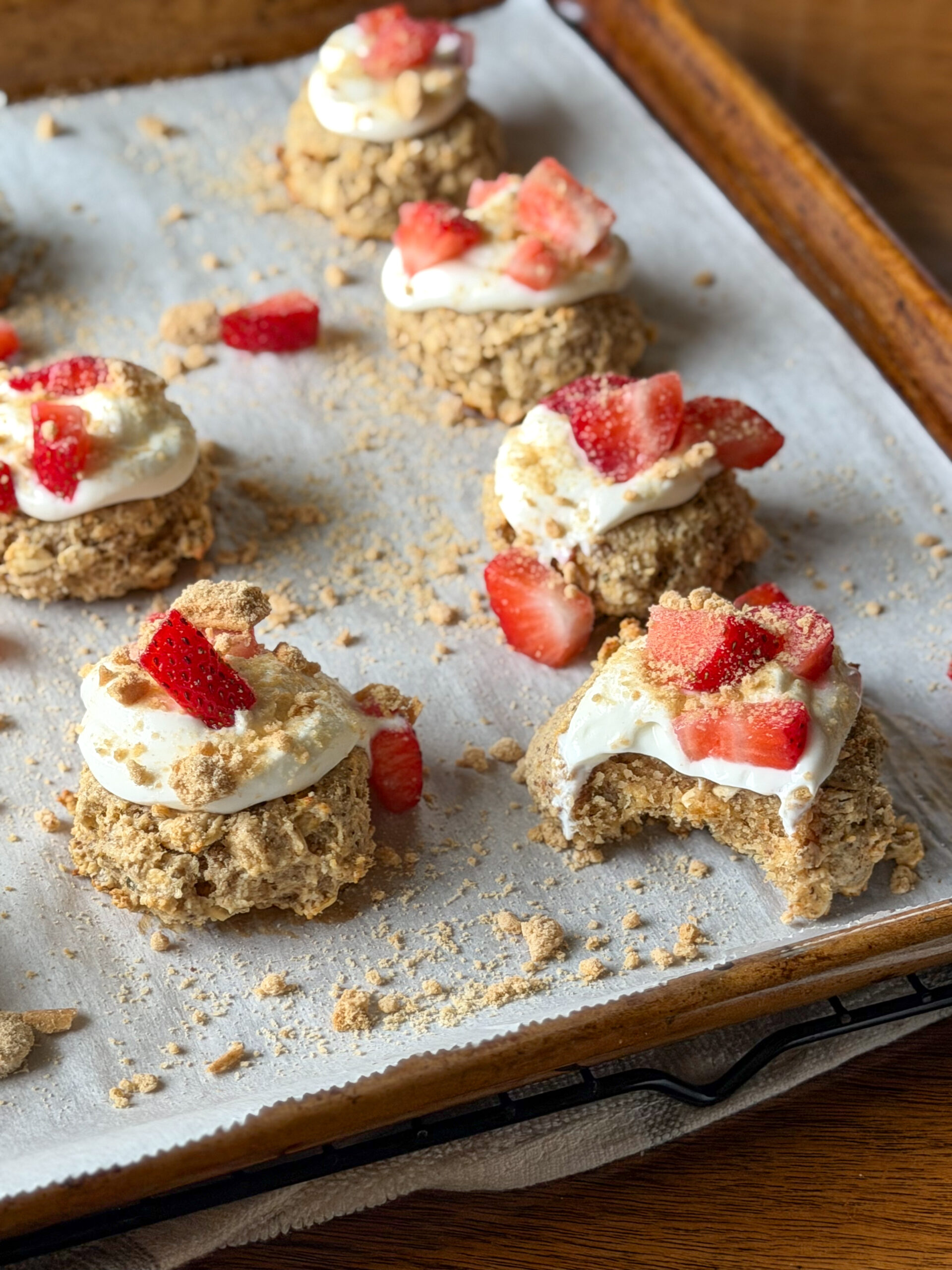 Healthy Strawberry Oatmeal Cookies  for toddlers and kids (easy, no added sugar)