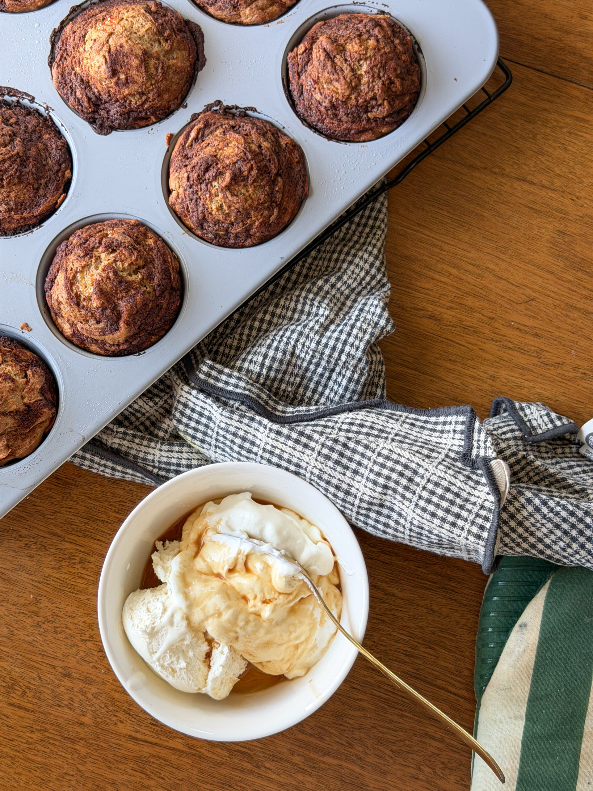 Healthy Cinnamon Roll Muffins for toddlers (low sugar, easy to make!)