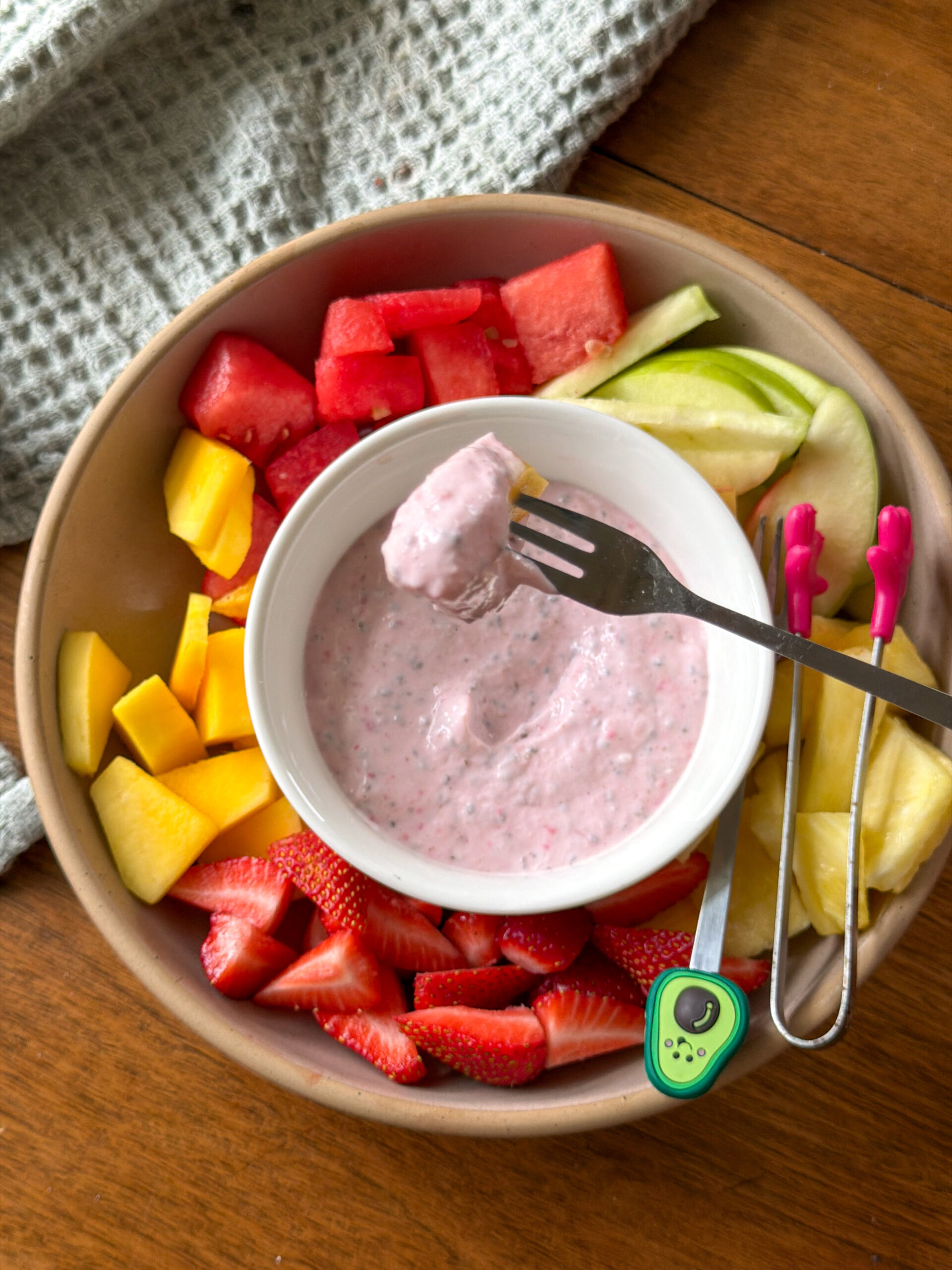 Strawberry Fruit Dip for toddlers, kid friendly snack (easy to make with yogurt!)