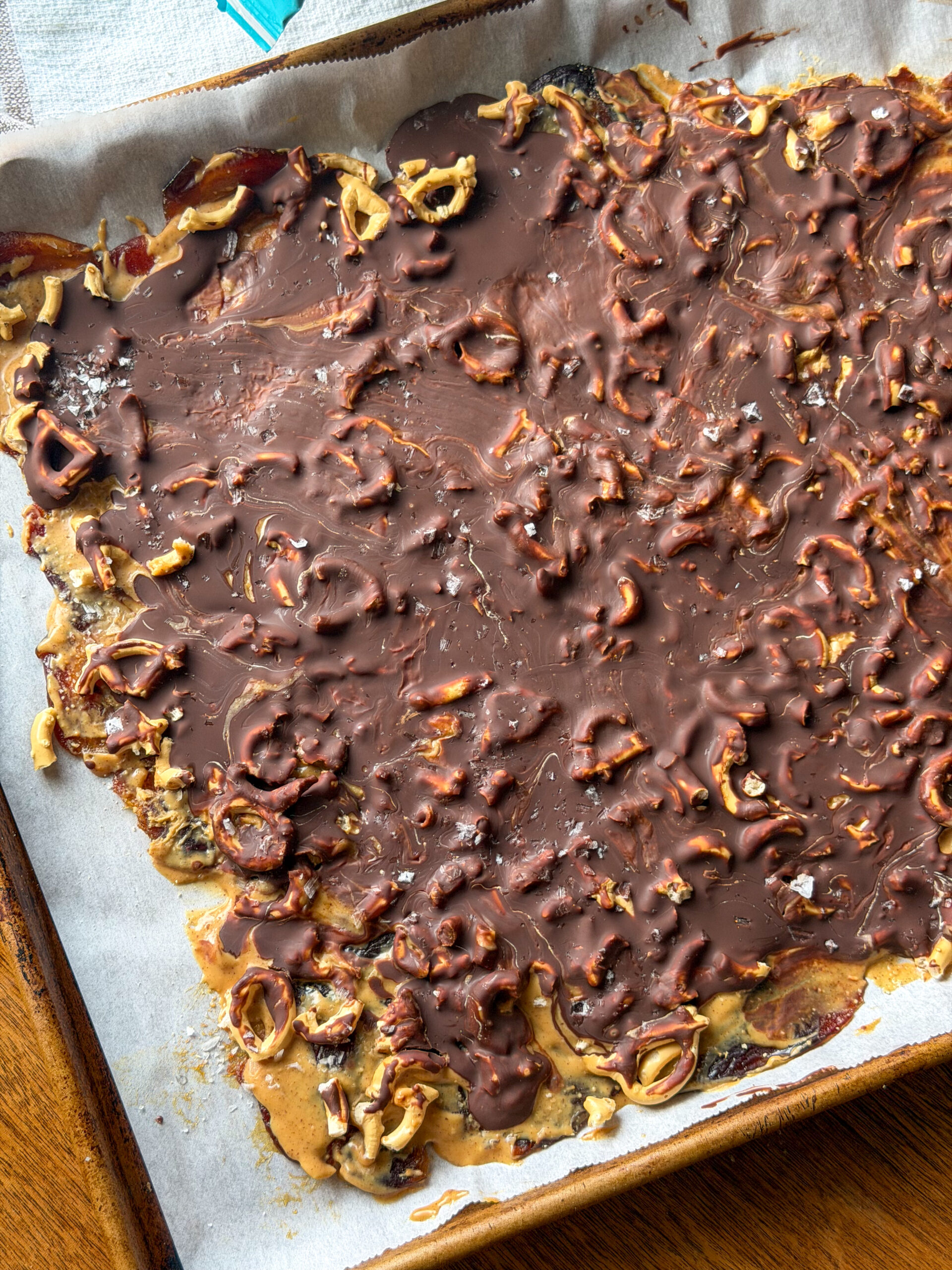 Peanut Butter Date Bark (easy Take 5 candy bar dupe)