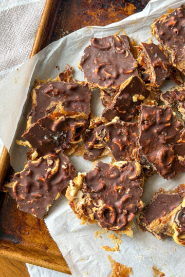 Peanut Butter Date Bark (easy Take 5 candy bar dupe)