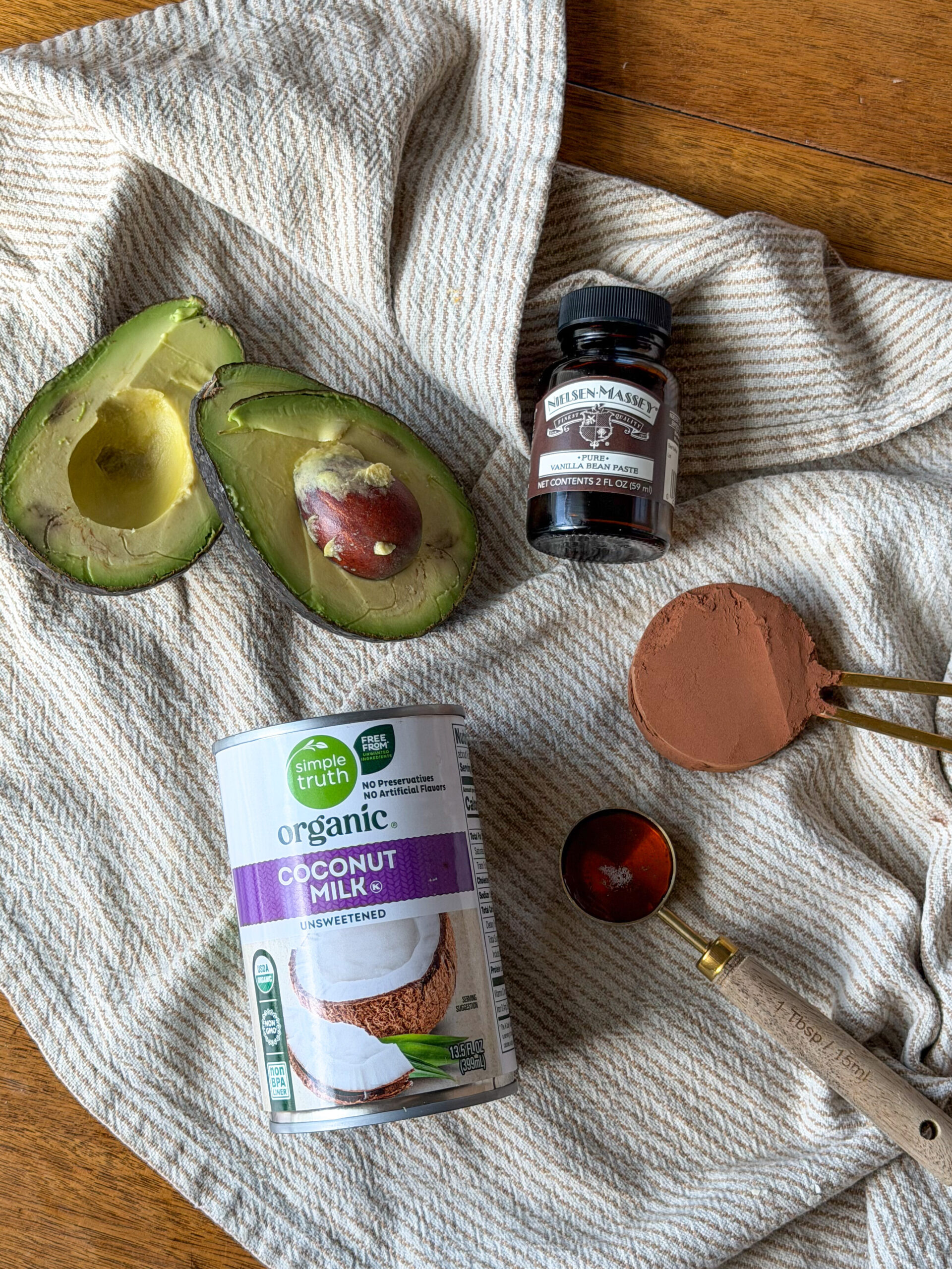 ingredients for the Avocado Fudgesicles (easy homemade chocolate popsicles)