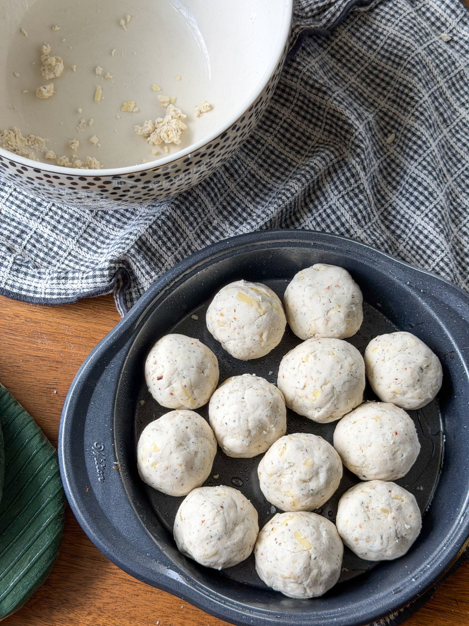 rolling Greek Yogurt Cheese Rolls (easy to make, no yeast required!)